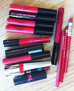 Lisa Loves Looking in make-up bags! Lisa Loves Looking in make-up bags!