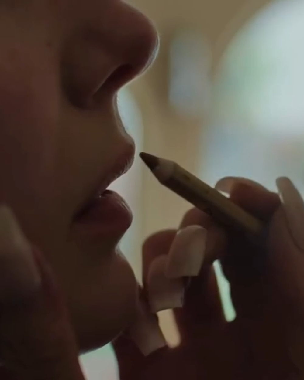 Margo's Got Money Troubles - Fawn - Elle Fanning