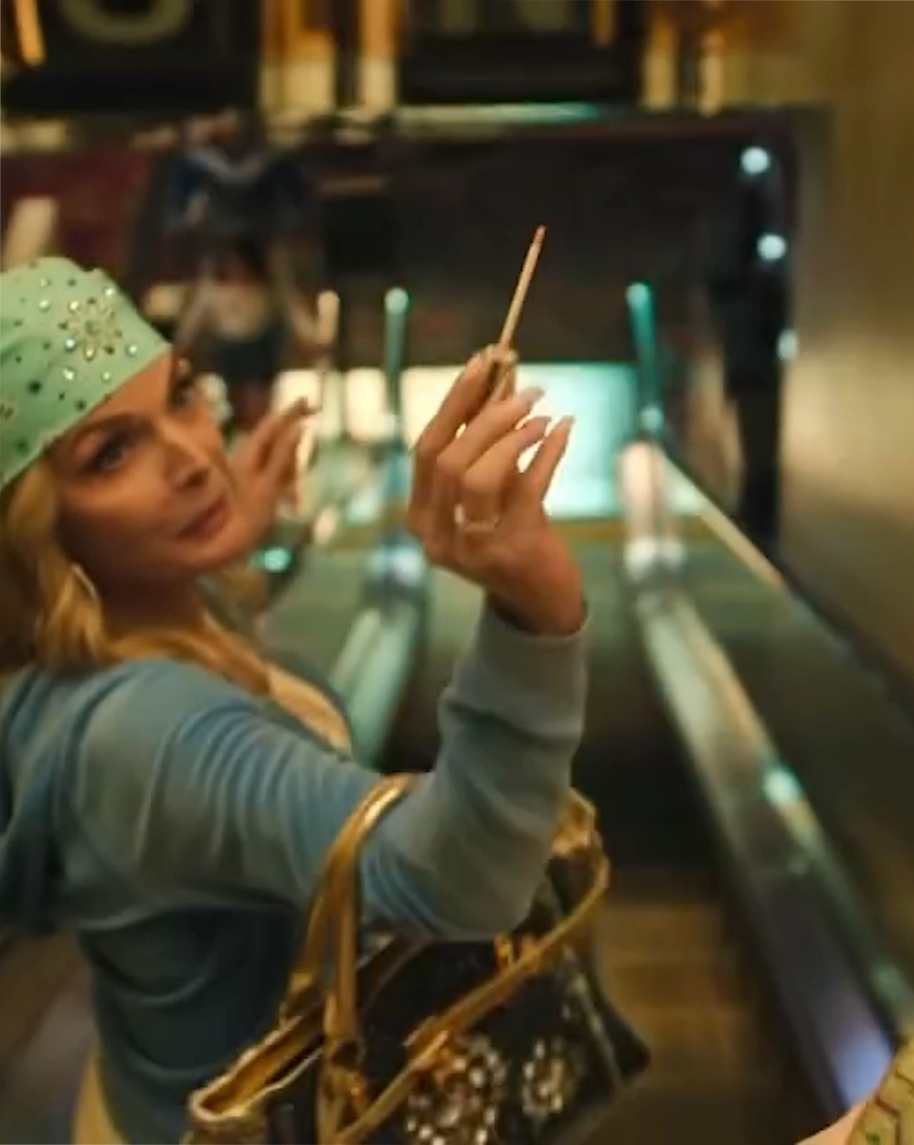 Margo's Got Money Troubles - Fawn - Michelle Pfeiffer
