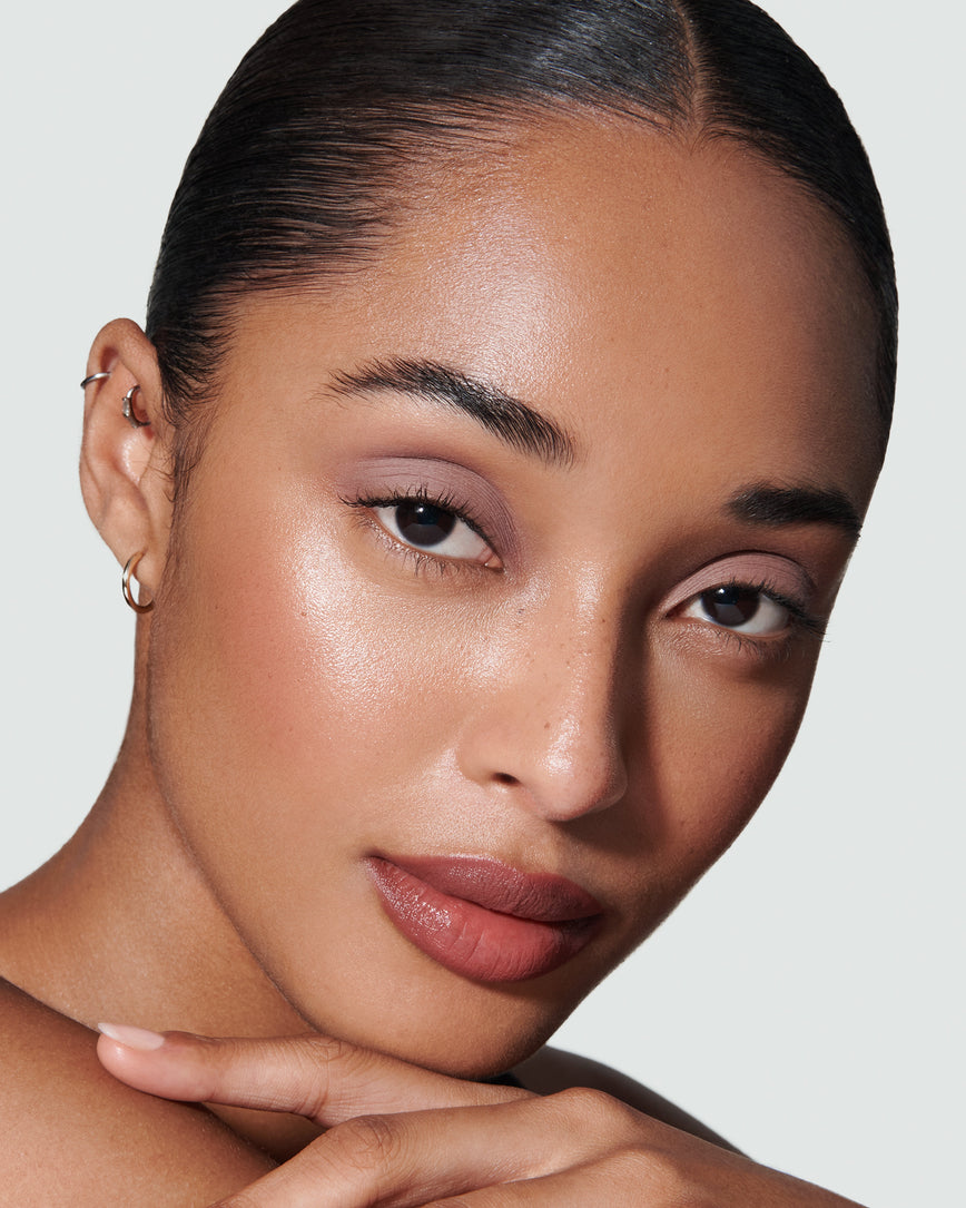 Ione (Liquid Silk Liquid Eyeshadow)