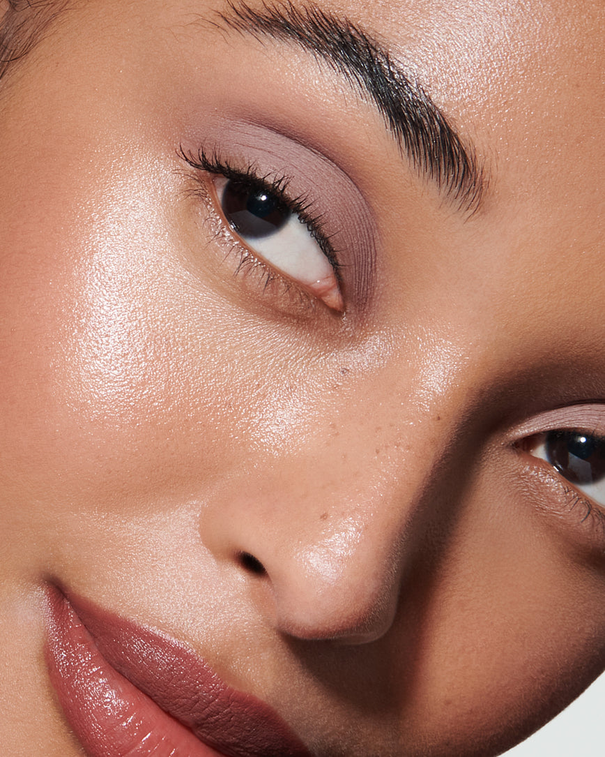Ione (Liquid Silk Liquid Eyeshadow)
