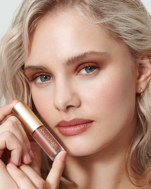 Image showing Thalia (Liquid Silk Liquid Eyeshadow) on model
