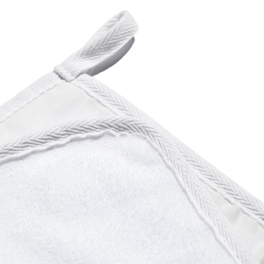 Lisa Eldridge Luxuriously Gentle Cleansing & Exfoliating Cloth close up