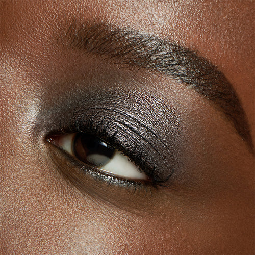 Image showing Liza (Liquid Lurex Eyeshadow) on model