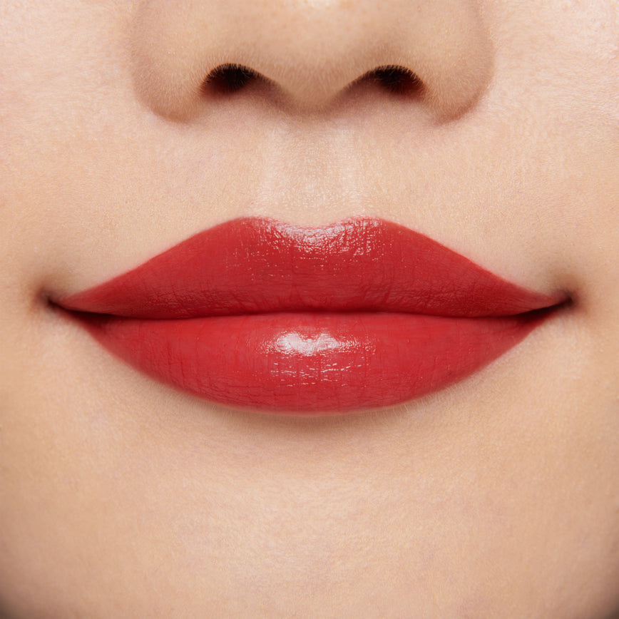 Palazzo Luxuriously Lucent Lip Colour Lip Stick Light Pinky-Red shade on Fair Skin