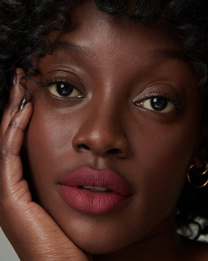 Lisa Eldridge Velveteen Liquid Lipstick in shade Blush pictured on model