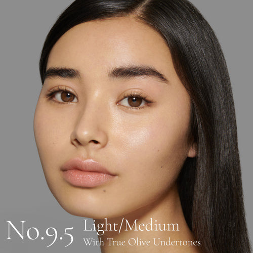 Image showing Light >Light/Medium (Foundation Sample Card) on model